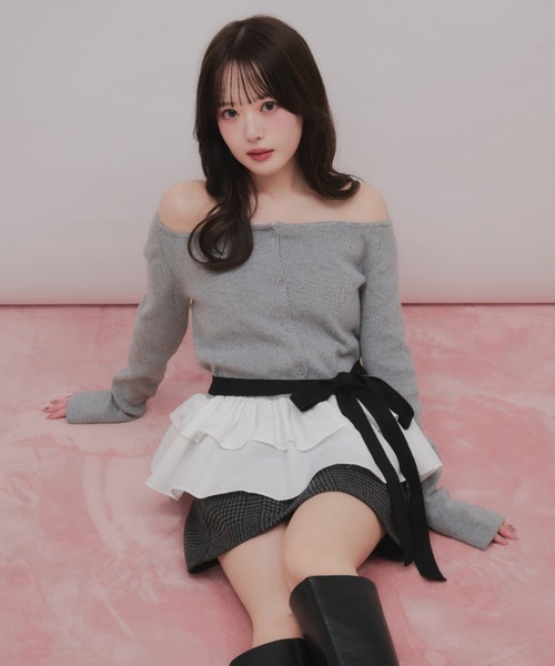 fupel（フぺル）の「multiway ribbon frill peplum  off- shoulder knit / マルチウェイリボンフリルペプラムオフショルダーニット（ニット/セーター・レディース・ブラック/グレー・FREE）」の11枚目の写真