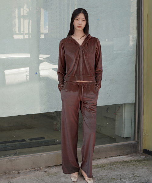 NUUANU(ヌアヌ)の「Elora pants_Brown(スウェットパンツ・レディース・その他・1/2/3)」の1枚目の写真
