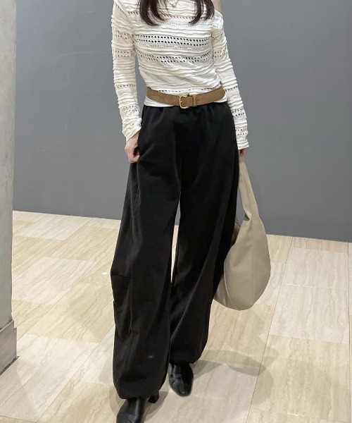 セール】【EC限定新色登場】CURVE LINE SWEAT PANTS / カーブライン