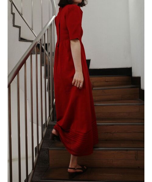 LAGUNAMOON(ラグナムーン)の「バックオープンフォルムニットワンピース 【夏服】 【半袖】(ワンピース・レディース・レッド/ブラック・MEDIUM/SMALL)」の10枚目の写真
