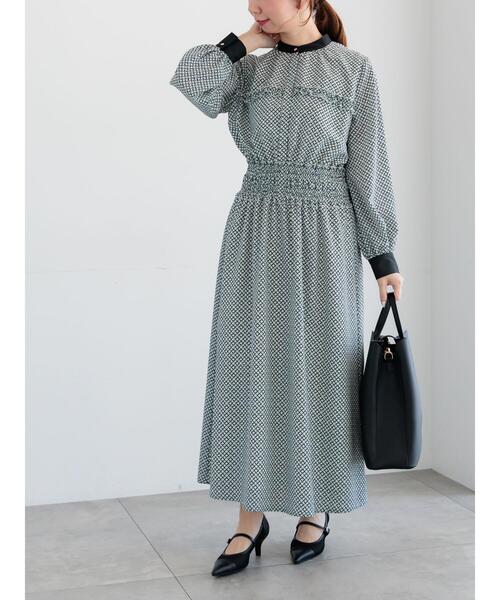 Te chichi(テチチ)の「バイカラーシャーリングワンピース(ワンピース・レディース・ブルー/ベージュ/ネイビー・F)」の5枚目の写真