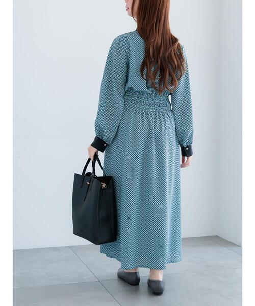 Te chichi(テチチ)の「バイカラーシャーリングワンピース(ワンピース・レディース・ブルー/ベージュ/ネイビー・F)」の13枚目の写真