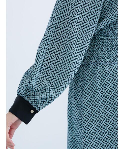 Te chichi(テチチ)の「バイカラーシャーリングワンピース(ワンピース・レディース・ブルー/ベージュ/ネイビー・F)」の17枚目の写真