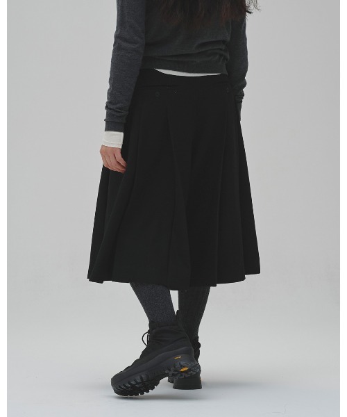 TODAYFUL(トゥデイフル)の「Chino Bermuda Pants(その他パンツ・レディース・ブラック/ベージュ・38inch/36inch)」の11枚目の写真