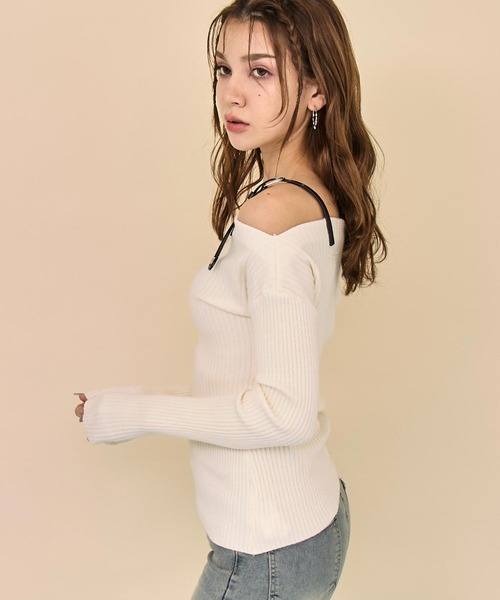 ANAP（アナップ）の「ベルトバックル付オフショルアシメニット（ニット/セーター・レディース・ベージュ/オフホワイト/ブラック・F）」の6枚目の写真