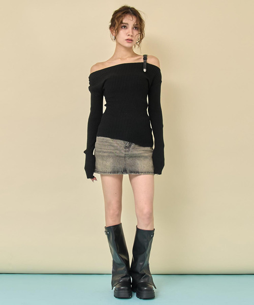 ANAP（アナップ）の「ベルトバックル付オフショルアシメニット（ニット/セーター・レディース・ベージュ/オフホワイト/ブラック・F）」の17枚目の写真