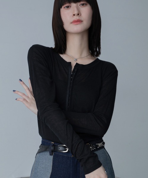 VACANCY(ヴァカンシー)の「フロントフックシアーリブトップス(Tシャツ/カットソー・レディース・グレー/ホワイト/ブラック・FREE)」の19枚目の写真