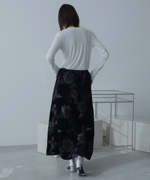 VACANCY(ヴァカンシー)の「フロントフックシアーリブトップス(Tシャツ/カットソー・レディース・グレー/ホワイト/ブラック・FREE)」の11枚目の写真