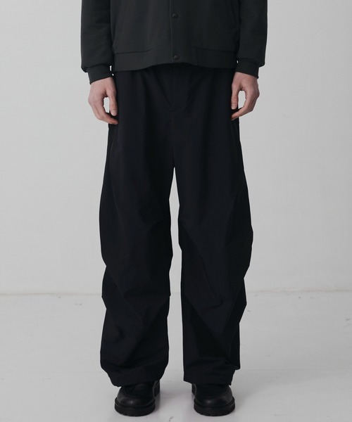 UNITED TOKYO（ユナイテッドトウキョウ）の「【新作】LIGHT DOLPHIN ワイドパラシュートパンツ（その他パンツ・メンズ・ブラック/ダークグレー・1/2）」の4枚目の写真