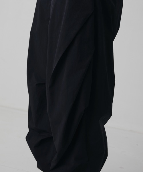 UNITED TOKYO（ユナイテッドトウキョウ）の「【新作】LIGHT DOLPHIN ワイドパラシュートパンツ（その他パンツ・メンズ・ブラック/ダークグレー・1/2）」の12枚目の写真