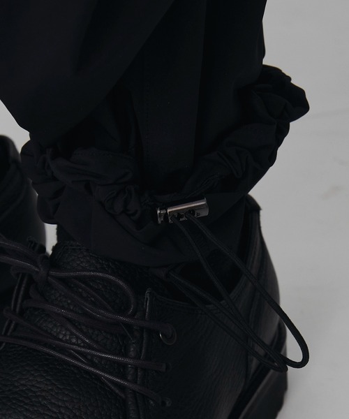 UNITED TOKYO（ユナイテッドトウキョウ）の「【新作】LIGHT DOLPHIN ワイドパラシュートパンツ（その他パンツ・メンズ・ブラック/ダークグレー・1/2）」の11枚目の写真