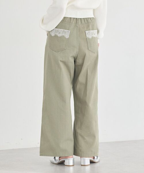 earth music&ecology(アースミュージックアンドエコロジー)の「ポケットレースカラーパンツ(デニムパンツ・レディース・ライトグリーン・M/S)」の1枚目の写真