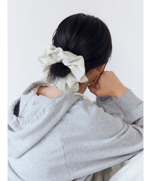 Ungrid（アングリッド）の「【WEB限定】FAITH別注 シュシュ（シュシュ・レディース・その他1/アイボリー/チャコールグレー・FREE）」の16枚目の写真