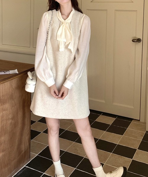 shoppinggo(ショッピングゴー)の「ミニワンピース タンクワンピ ノースリーブ ショート丈 サロペットワンピース(ワンピース・レディース・ブラック/ベージュ・FREE)」の18枚目の写真
