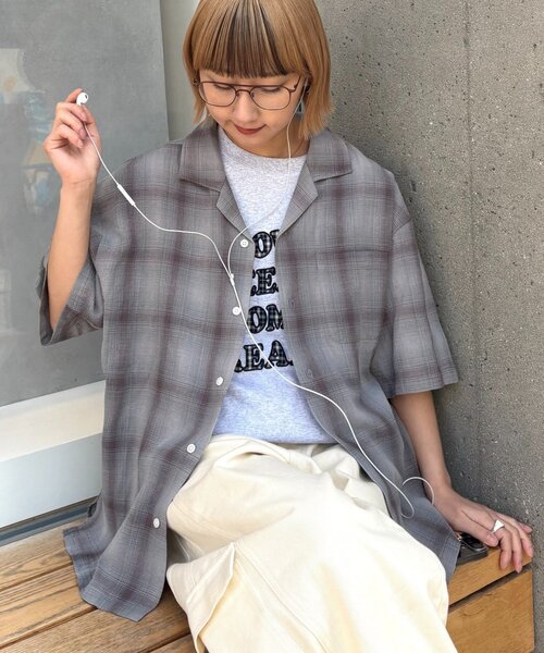 CIAOPANIC TYPY(チャオパニックティピー)の「【ユニセックス】接触冷感テックリネンオープンカラーシャツ(シャツ/ブラウス・メンズ・ベージュ/レッド/ブラック/チャコールグレー・LARGE/MEDIUM)」の3枚目の写真