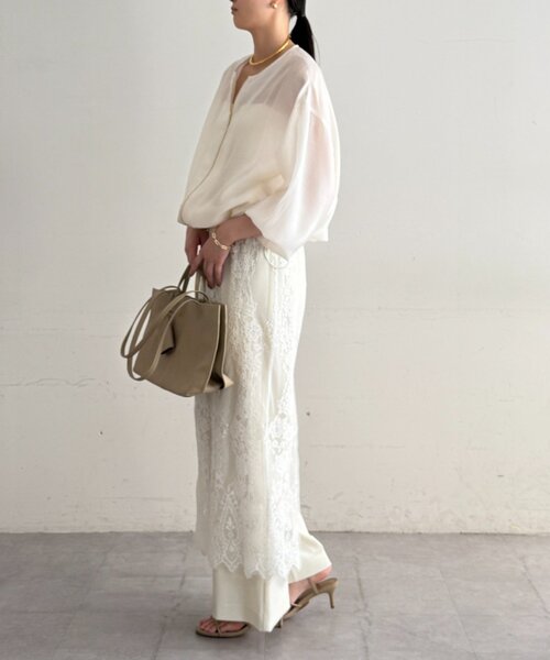 LOUNGEDRESS(ラウンジドレス)の「シアーバルーンブルゾン(ブルゾン・レディース・オフホワイト・FREE)」の4枚目の写真