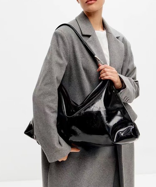 folka(フォルカ)の「2C75-KR レザー調 ワンショルダーバッグ(ショルダーバッグ・レディース・ブラック・ONESIZE)」の5枚目の写真