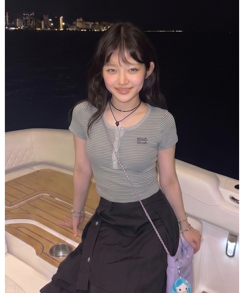 muahmuah（ムーアムーア）の「ヘンリーネック ストライプ半袖Tシャツ [5カラー]（Tシャツ/カットソー・レディース・アイボリー/ブラック/ライトブルー/グレー/バーガンディー・FREE）」の6枚目の写真