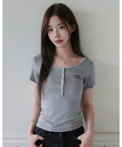 muahmuah（ムーアムーア）の「ヘンリーネック ストライプ半袖Tシャツ [5カラー]（Tシャツ/カットソー・レディース・アイボリー/ブラック/ライトブルー/グレー/バーガンディー・FREE）」の8枚目の写真