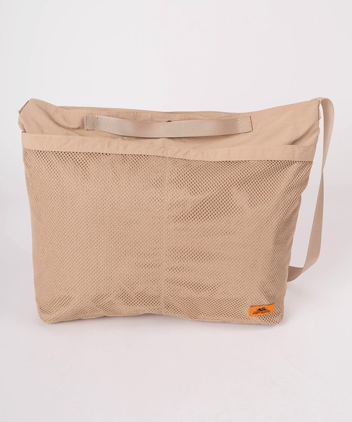 KRIFF MAYER（クリフメイヤー）の「【79】【KRIFF MAYER/クリフメイヤー】ワンポイントロゴ 保冷ポケット付 ナイロン 2WAY ショルダーバック/トートバック（ショルダーバッグ・メンズ・ブラック/ベージュ・FREE）」の3枚目の写真