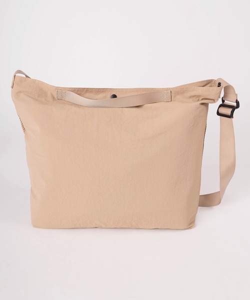 KRIFF MAYER（クリフメイヤー）の「【79】【KRIFF MAYER/クリフメイヤー】ワンポイントロゴ 保冷ポケット付 ナイロン 2WAY ショルダーバック/トートバック（ショルダーバッグ・メンズ・ブラック/ベージュ・FREE）」の4枚目の写真