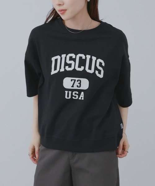 DISCUS（ディスカス）の「DISCUS　カレッジロゴプリント  半袖Tシャツ（Tシャツ/カットソー・レディース・ホワイト/ブラック/ライトブルー/杢グレー・M/L）」の4枚目の写真