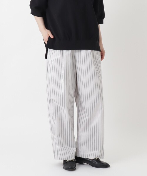one'sterrace（ワンズテラス）の「タイプライタータック入りストレートパンツ（その他パンツ・レディース・ブルー系その他7/グリーン系その他6/ブラック系8/アイボリー系8・02）」の3枚目の写真