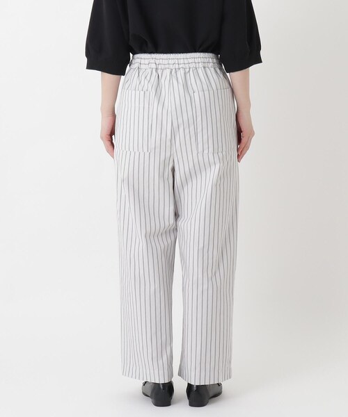 one'sterrace（ワンズテラス）の「タイプライタータック入りストレートパンツ（その他パンツ・レディース・ブルー系その他7/グリーン系その他6/ブラック系8/アイボリー系8・02）」の7枚目の写真