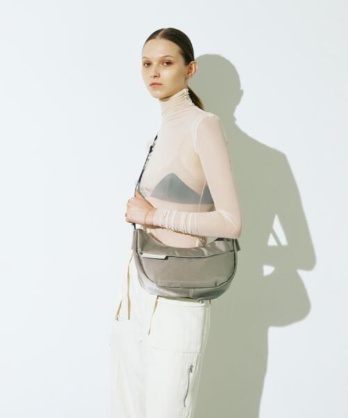 TOFF&LOADSTONE(トフアンドロードストーン)の「Air 2way shoulder(エア 2way ショルダー)S(ショルダーバッグ・レディース・ピンク系その他/ブラック/ライトグレー系5・00)」の4枚目の写真