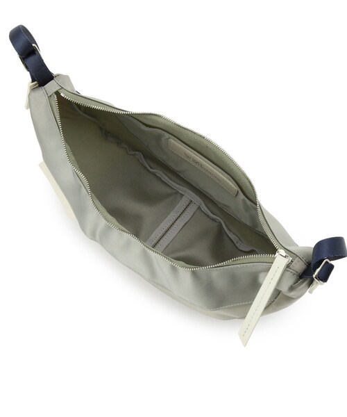 TOFF&LOADSTONE(トフアンドロードストーン)の「Air 2way shoulder(エア 2way ショルダー)S(ショルダーバッグ・レディース・ピンク系その他/ブラック/ライトグレー系5・00)」の11枚目の写真