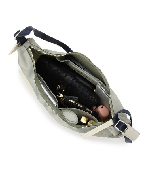 TOFF&LOADSTONE(トフアンドロードストーン)の「Air 2way shoulder(エア 2way ショルダー)S(ショルダーバッグ・レディース・ピンク系その他/ブラック/ライトグレー系5・00)」の12枚目の写真