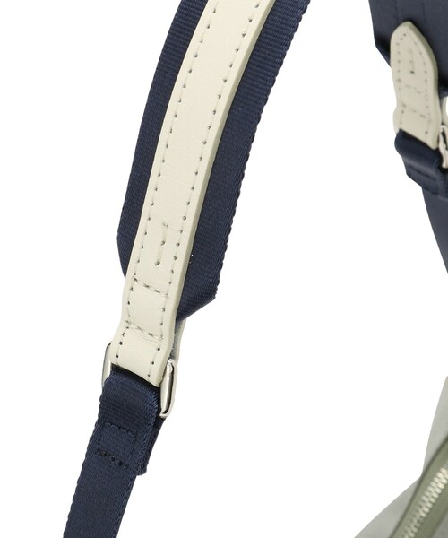 TOFF&LOADSTONE(トフアンドロードストーン)の「Air 2way shoulder(エア 2way ショルダー)S(ショルダーバッグ・レディース・ピンク系その他/ブラック/ライトグレー系5・00)」の16枚目の写真