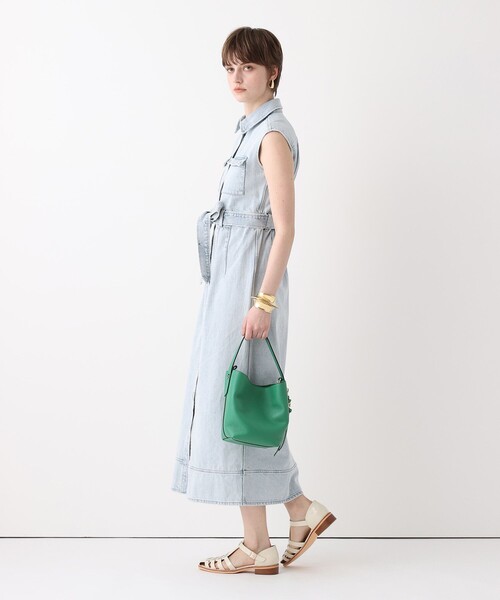 allureville(アルアバイル)の「ブリーチデニムワンピース(ワンピース・レディース・ライトブルー・2/1)」の4枚目の写真