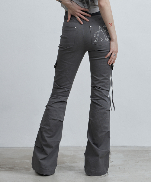 as you are(アズユーアー)の「サイドタックブーツカットパンツチャコール(その他パンツ・レディース・その他・SMALL/MEDIUM)」の1枚目の写真