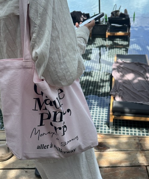 Vipoa(ヴィポア)の「Paris message logo tote bag(トートバッグ・レディース・ピンク/ホワイト・FREE)」の9枚目の写真