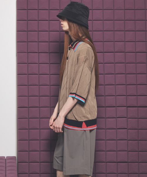 MAISON SPECIAL（メゾンスペシャル）の「《UNISEX》Layered Collar Line Geometric Prime-Over Short Sleeve Knit Polo Shirt/レイヤードライン襟ジオメトリックプライムオーバーショートスリーブニットポロシャツ【MAISON SPECIAL/メゾンスペシャル】（ポロシャツ・メンズ・ブラック/ベージュ・0/1/2）」の11枚目の写真