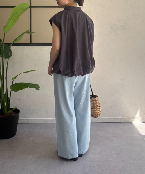 Jena espace merveilleux(ジェナ エスパスメルヴェイユ)の「【ほんのり個性をプラス】バックバルーンシャツ(シャツ/ブラウス・レディース・オフホワイト/チャコールグレー/ブルー・FREE)」の15枚目の写真
