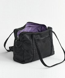 VEY（ヴェイ）の「Very Shine Zipup (Black)（ショルダーバッグ）」