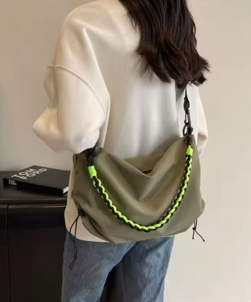 LA VORAGINE（ラ ヴォラジネ）の「2way ドローコード ショルダーバッグ（ショルダーバッグ・レディース・ベージュ/ブラック/グリーン・FREE）」の3枚目の写真