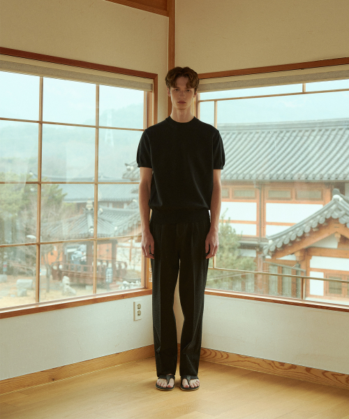 BELLIEF（ベリーフ）の「Essential Seersucker Adjust 2-Pleated Relaxed Chino (Black)（その他パンツ・メンズ・その他・LARGE/X-LARGE/MEDIUM）」の2枚目の写真