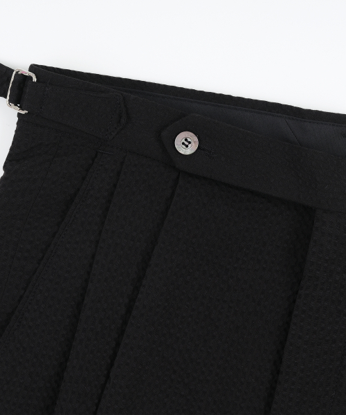 BELLIEF（ベリーフ）の「Essential Seersucker Adjust 2-Pleated Relaxed Chino (Black)（その他パンツ・メンズ・その他・LARGE/X-LARGE/MEDIUM）」の3枚目の写真
