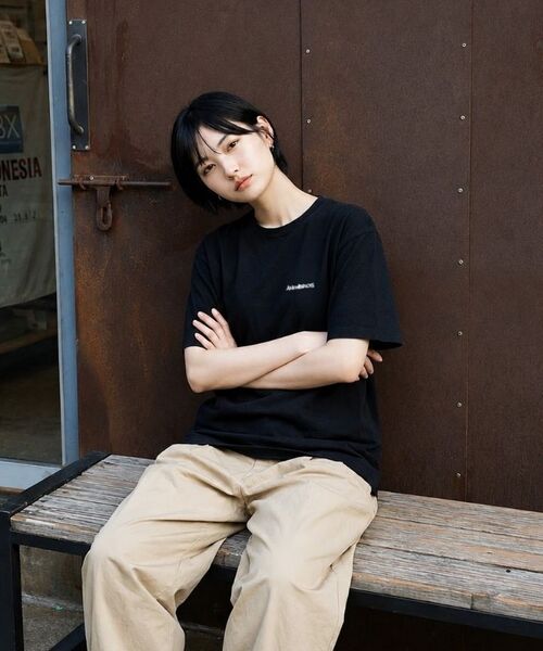 ANEWBROS（アニュブロス）の「アニュコンパクトロゴオーバーサイズ半袖Tシャツ4カラー [ANSE_2005]（Tシャツ/カットソー・レディース・ライトグレー/ブラック/ホワイト/ネイビー・SMALL/MEDIUM/LARGE/X-LARGE）」の11枚目の写真