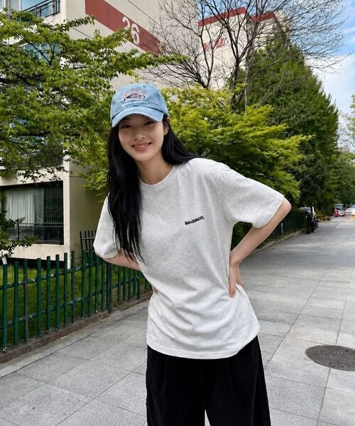ANEWBROS（アニュブロス）の「アニュコンパクトロゴオーバーサイズ半袖Tシャツ4カラー [ANSE_2005]（Tシャツ/カットソー・レディース・ライトグレー/ブラック/ホワイト/ネイビー・SMALL/MEDIUM/LARGE/X-LARGE）」の12枚目の写真