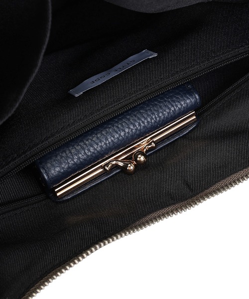 style code(スタイルコード)の「ZOZO限定【STYLE CODE/スタイルコード】ワンショルダーナイロンバッグ 大容量サイズ A4 ホーボーバッグ(ショルダーバッグ・レディース・ブラック/グレー・FREE)」の8枚目の写真