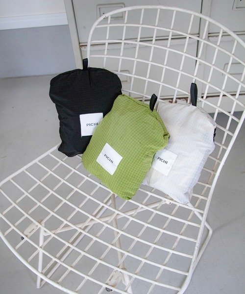 PICHI(ピイチ)の「Packable Backpack(バックパック/リュック・レディース・ブラック/ホワイト/グリーン・FREE)」の11枚目の写真
