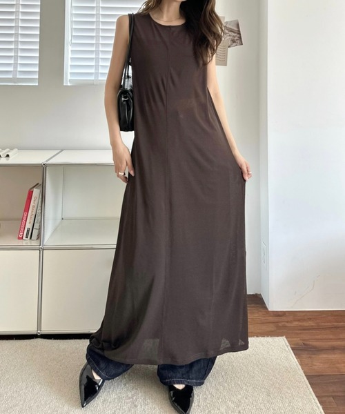umune(ウムネ)の「シアーワンピース マキシ丈 ロングワンピ ノースリーブ Iライン レイヤード 透け感 スリット 大人カジュアル 夏(ワンピース・レディース・ブラウン/ブラック/グレイッシュベージュ・FREE)」の5枚目の写真