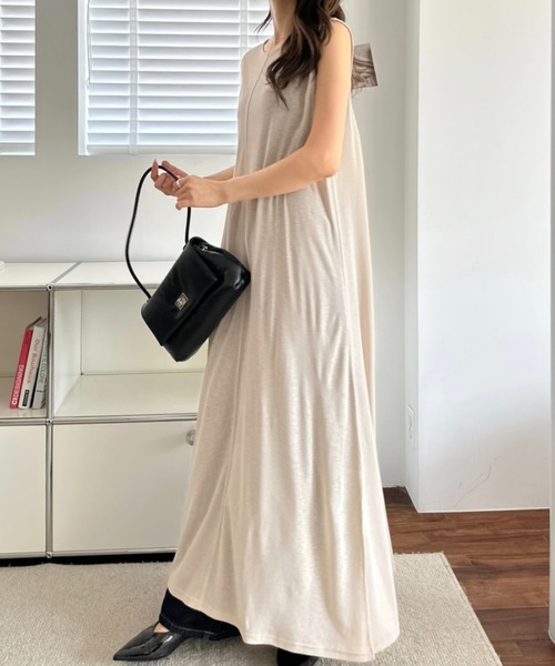 umune(ウムネ)の「シアーワンピース マキシ丈 ロングワンピ ノースリーブ Iライン レイヤード 透け感 スリット 大人カジュアル 夏(ワンピース・レディース・ブラウン/ブラック/グレイッシュベージュ・FREE)」の6枚目の写真