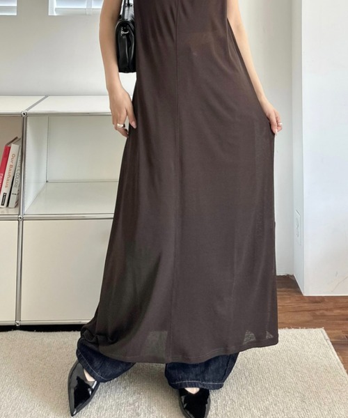 umune(ウムネ)の「シアーワンピース マキシ丈 ロングワンピ ノースリーブ Iライン レイヤード 透け感 スリット 大人カジュアル 夏(ワンピース・レディース・ブラウン/ブラック/グレイッシュベージュ・FREE)」の15枚目の写真