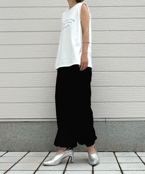 Q（キュー）の「シアーカーゴパンツ（カーゴパンツ・レディース・ブラック/グレイッシュベージュ・MEDIUM）」の18枚目の写真