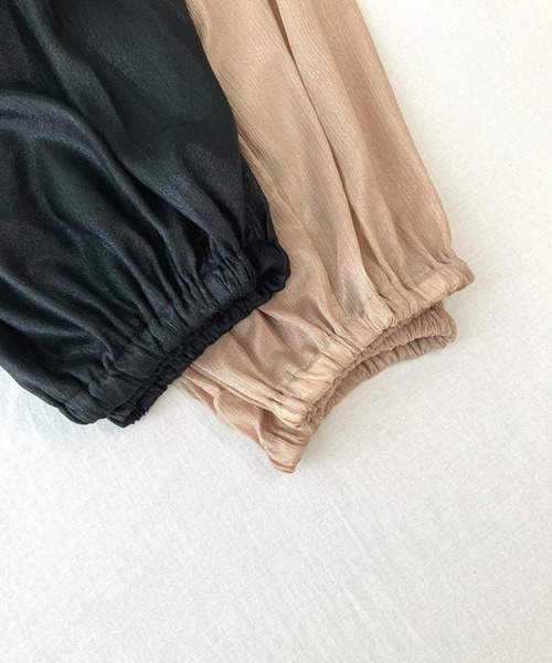 Q（キュー）の「シアーカーゴパンツ（カーゴパンツ・レディース・ブラック/グレイッシュベージュ・MEDIUM）」の6枚目の写真